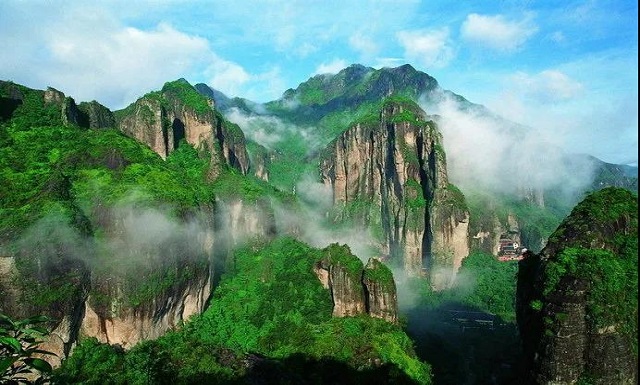 498元纯玩雁荡山3日！【玩转雁荡山四大主景区，100%纯玩，连住两晚雁荡山景区内，赠送雁荡山小交通，赠送2早3正