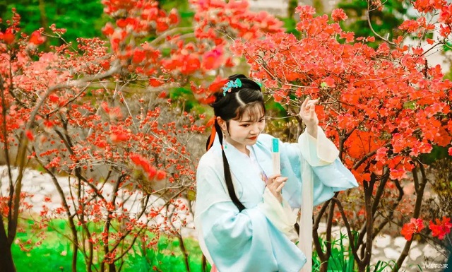 298元体验春风十里-——长兴城山沟赏花海+十里古银杏长廊+八都岕古街纯玩2日！来一场与春的邂逅！入住1晚商务酒店，含1早2正；休闲娱乐免费畅玩（KTV、麻将桌））