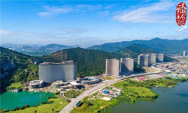 【遛娃度假圣地】太湖龙之梦乐园+动物世界+图影湿地/东方盆景园+太湖古镇+水舞秀纯玩二日游！入住龙之梦雅仕酒店！近距离与动物亲密接触